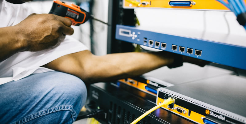 https://www.myzint.com/wp-content/uploads/2021/09/IT-Expert-MYZ-International-pexels-field-engineer-442154.jpg