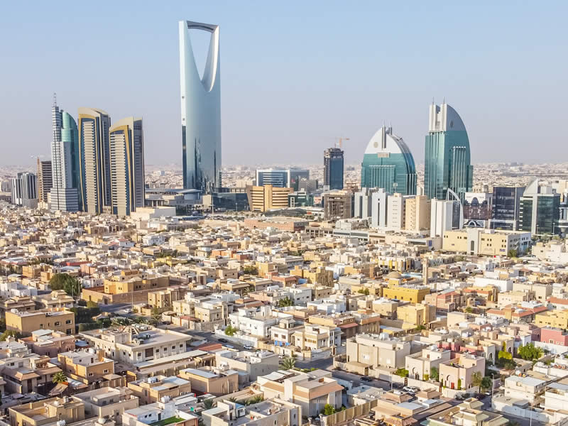 https://www.myzint.com/wp-content/uploads/2021/09/Saudi-Labour-Law-pexels-jad-el-mourad-5892512.jpg